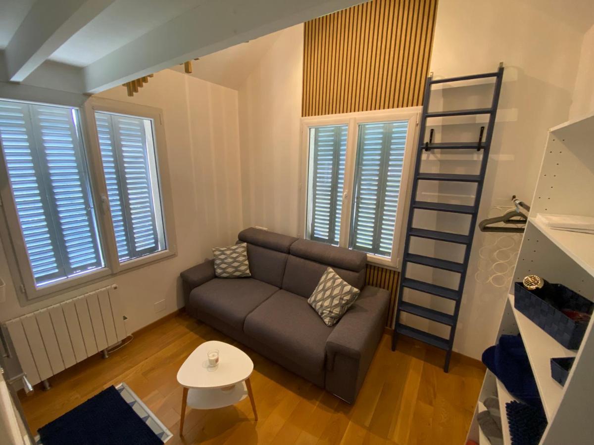 Tiny House Sedan Villa ภายนอก รูปภาพ